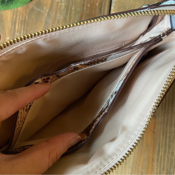 Snakeskin Convertible Crossbody Shoulder Purse 🤎🤍 - Picture 4 of 9